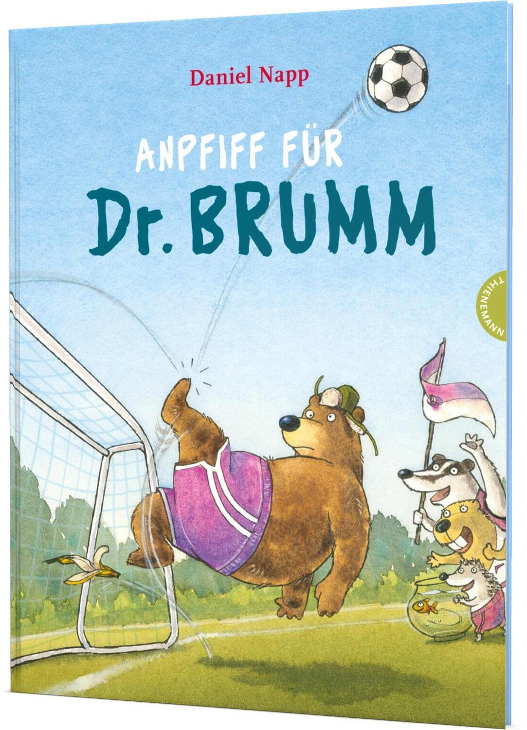 Cover: 9783522459327 | Dr. Brumm: Anpfiff für Dr. Brumm | Eine Fußballgeschichte ab 4 Jahren
