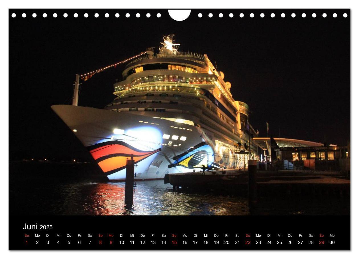 Bild: 9783435809134 | Cruiseliner in Warnemünde (Wandkalender 2025 DIN A4 quer), CALVENDO...