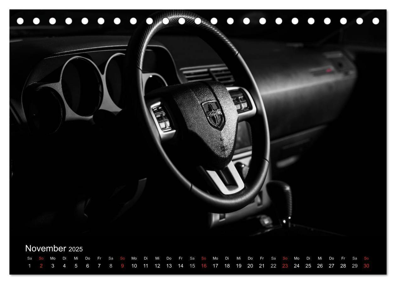 Bild: 9783435770106 | Dodge Challenger SRT8 (Tischkalender 2025 DIN A5 quer), CALVENDO...