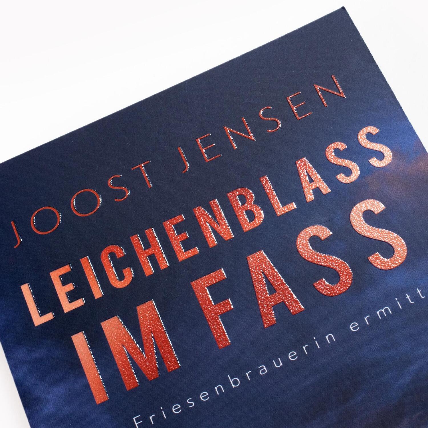 Bild: 9783458682844 | Leichenblass im Fass | Ein Nordsee-Krimi | Joost Jensen | Taschenbuch