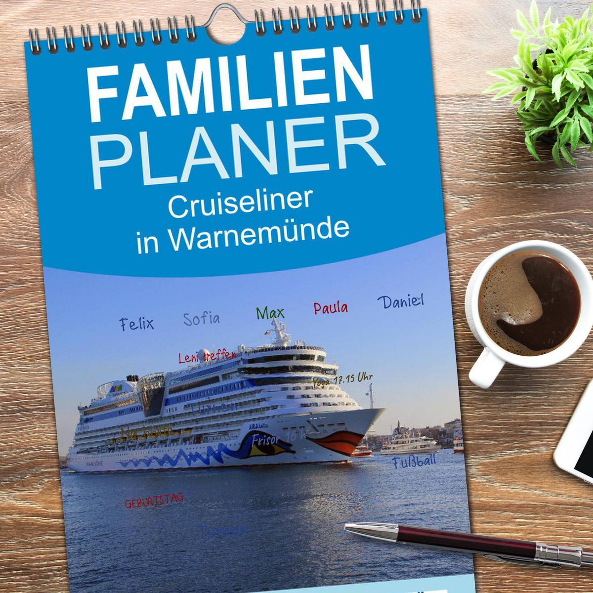 Bild: 9783457113110 | Familienplaner 2025 - Cruiseliner in Warnemünde mit 5 Spalten...