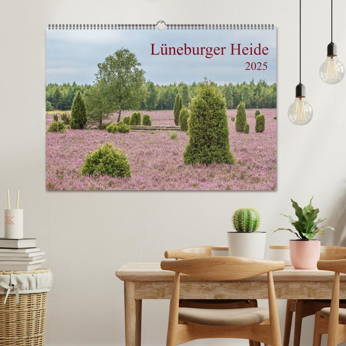 Bild: 9783435775040 | Lüneburger Heide (Wandkalender 2025 DIN A2 quer), CALVENDO...