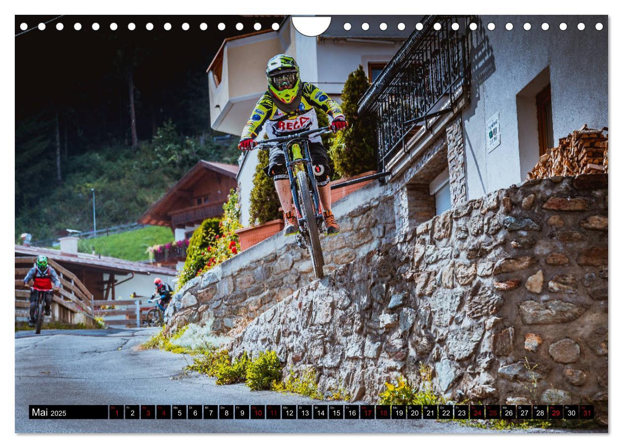 Bild: 9783435434084 | Downhill Action (Wandkalender 2025 DIN A4 quer), CALVENDO...