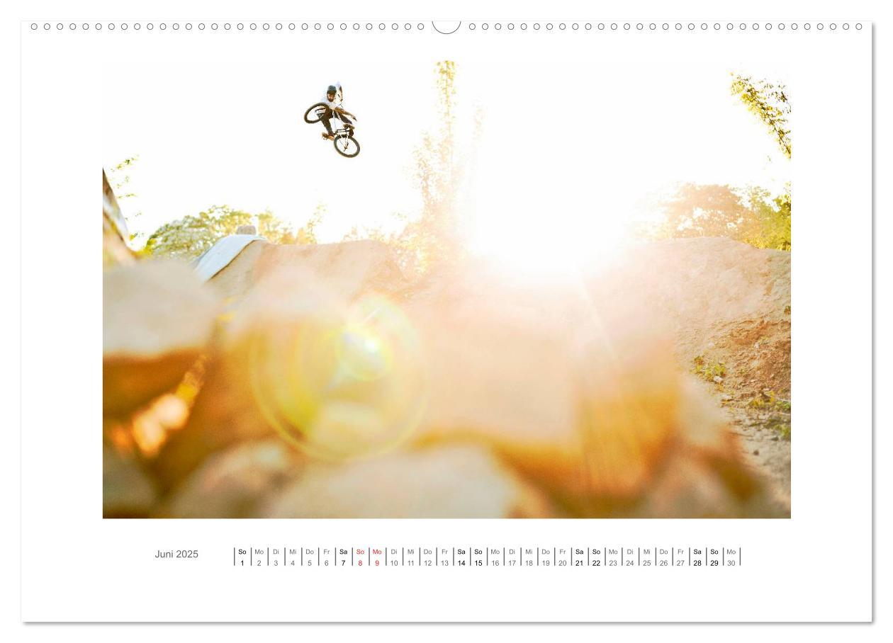 Bild: 9783435561056 | fullbmxcrmo4130 - bmx fotografie von tim korbmacher (Wandkalender...