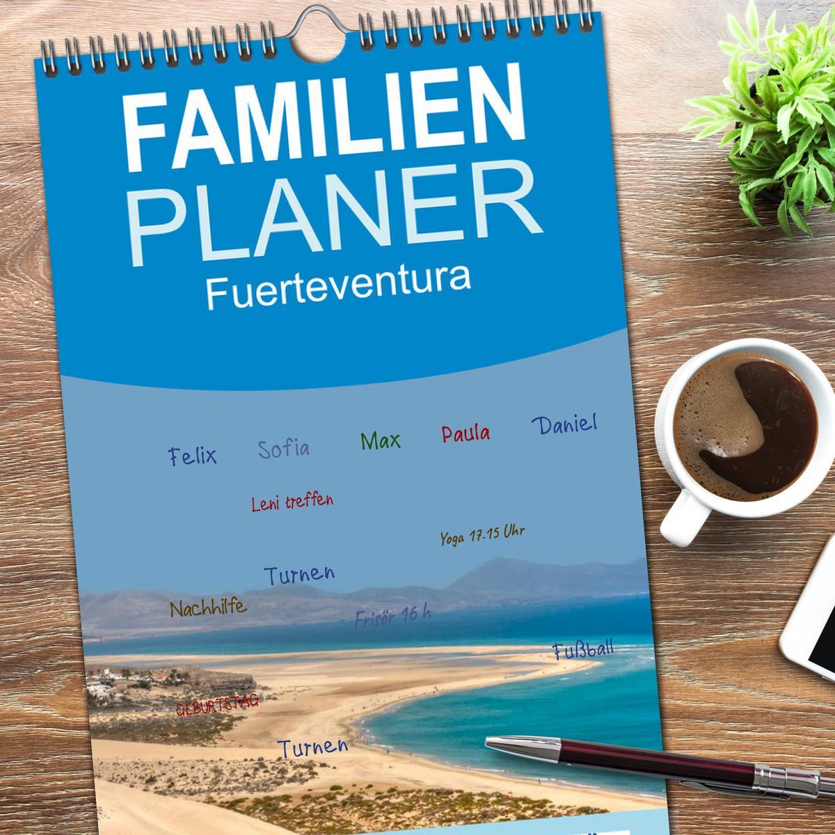 Bild: 9783457121474 | Familienplaner 2025 - Fuerteventura mit 5 Spalten (Wandkalender, 21...