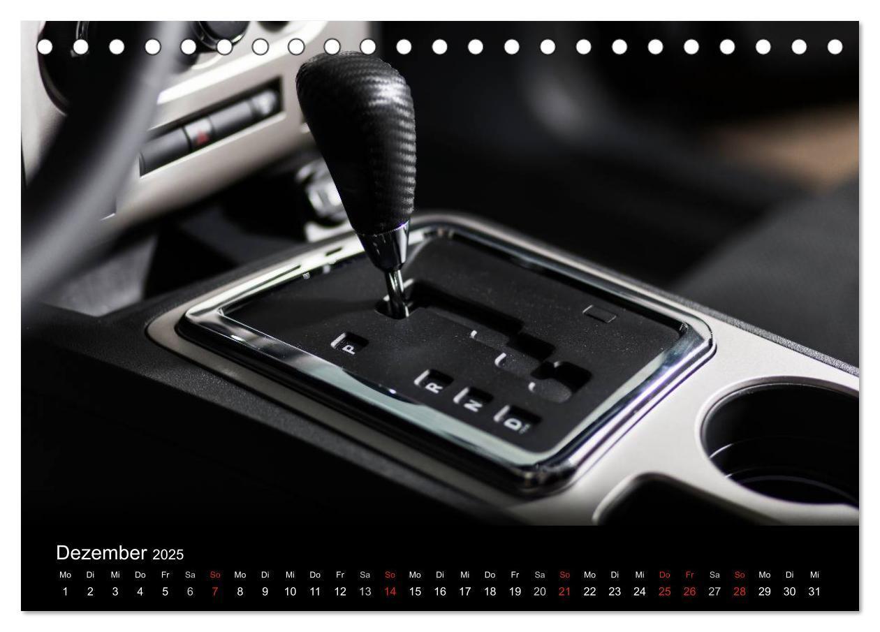 Bild: 9783435770106 | Dodge Challenger SRT8 (Tischkalender 2025 DIN A5 quer), CALVENDO...