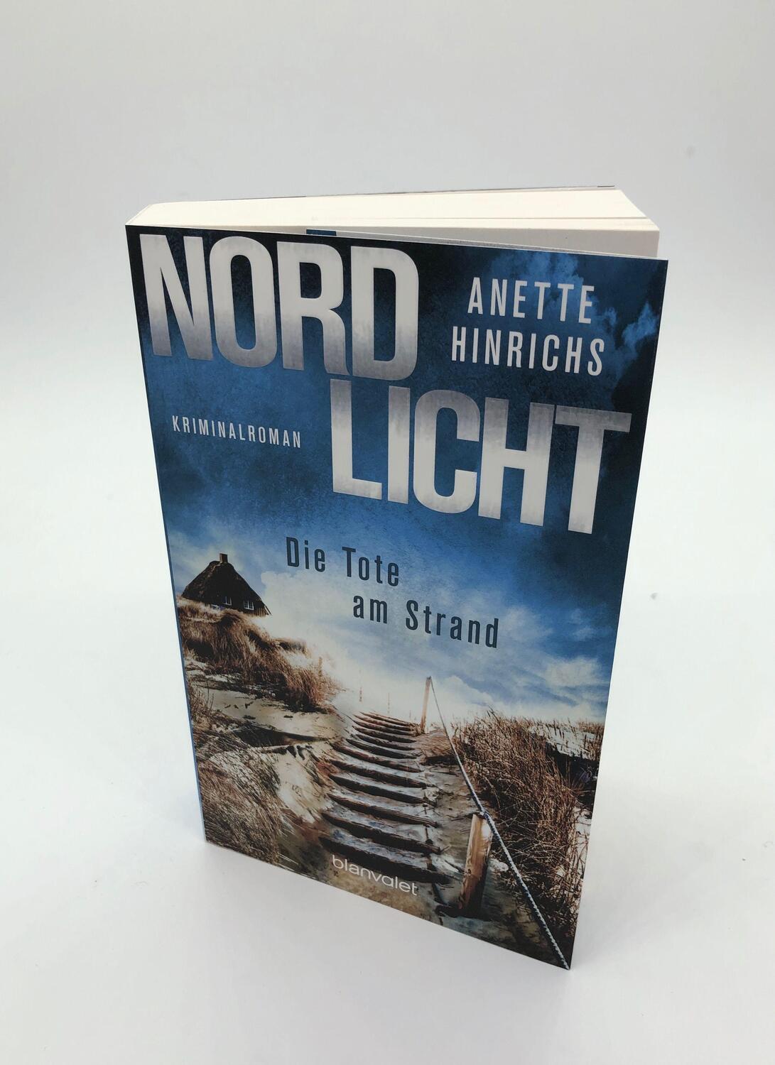 Bild: 9783734107221 | Nordlicht - Die Tote am Strand | Kriminalroman | Anette Hinrichs
