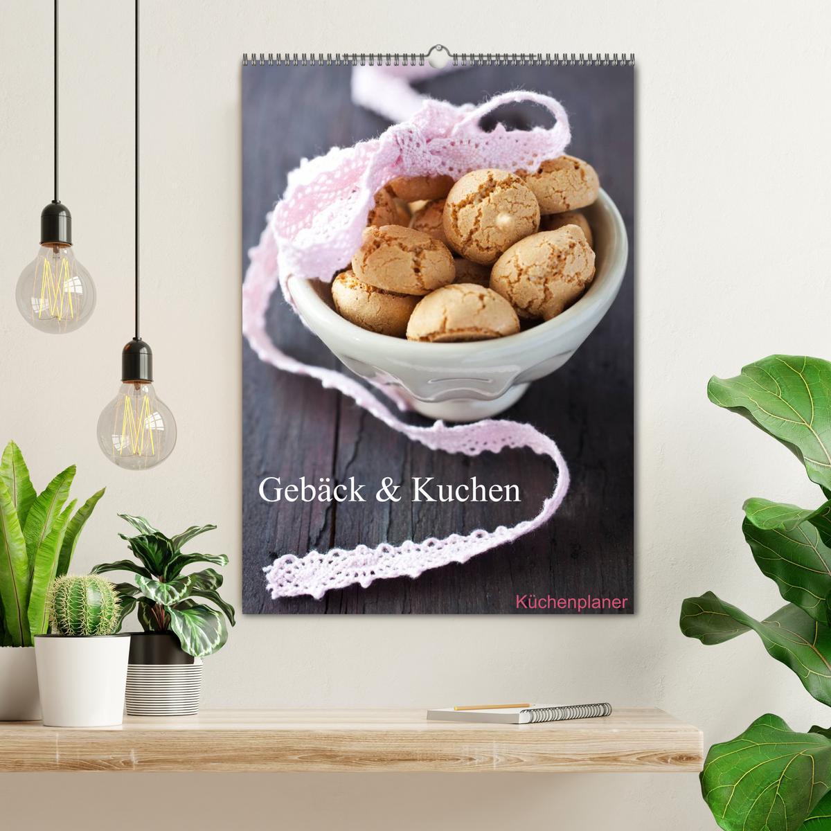 Bild: 9783457074398 | Gebäck und Kuchen Küchenplaner (Wandkalender 2025 DIN A2 hoch),...