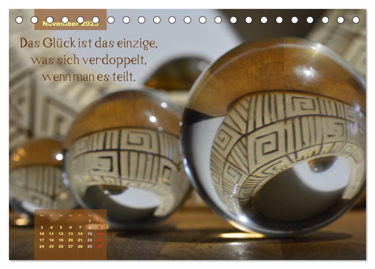 Bild: 9783435541317 | Die Welt in der Kugel (Tischkalender 2025 DIN A5 quer), CALVENDO...