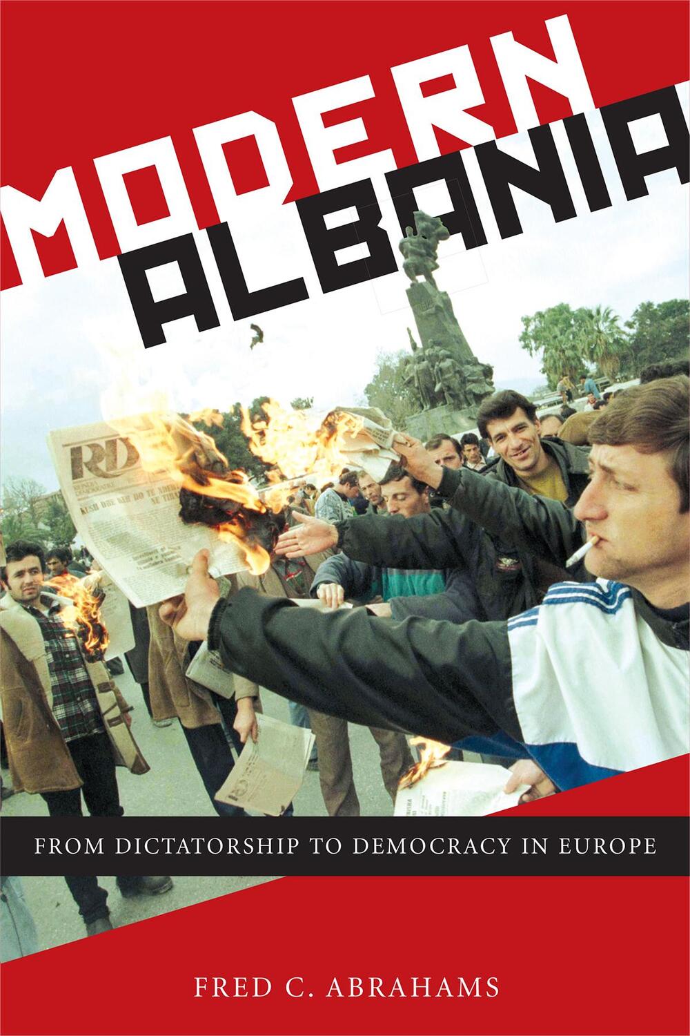 Cover: 9781479838097 | Modern Albania | From Dictatorship to Democracy in Europe | Abrahams