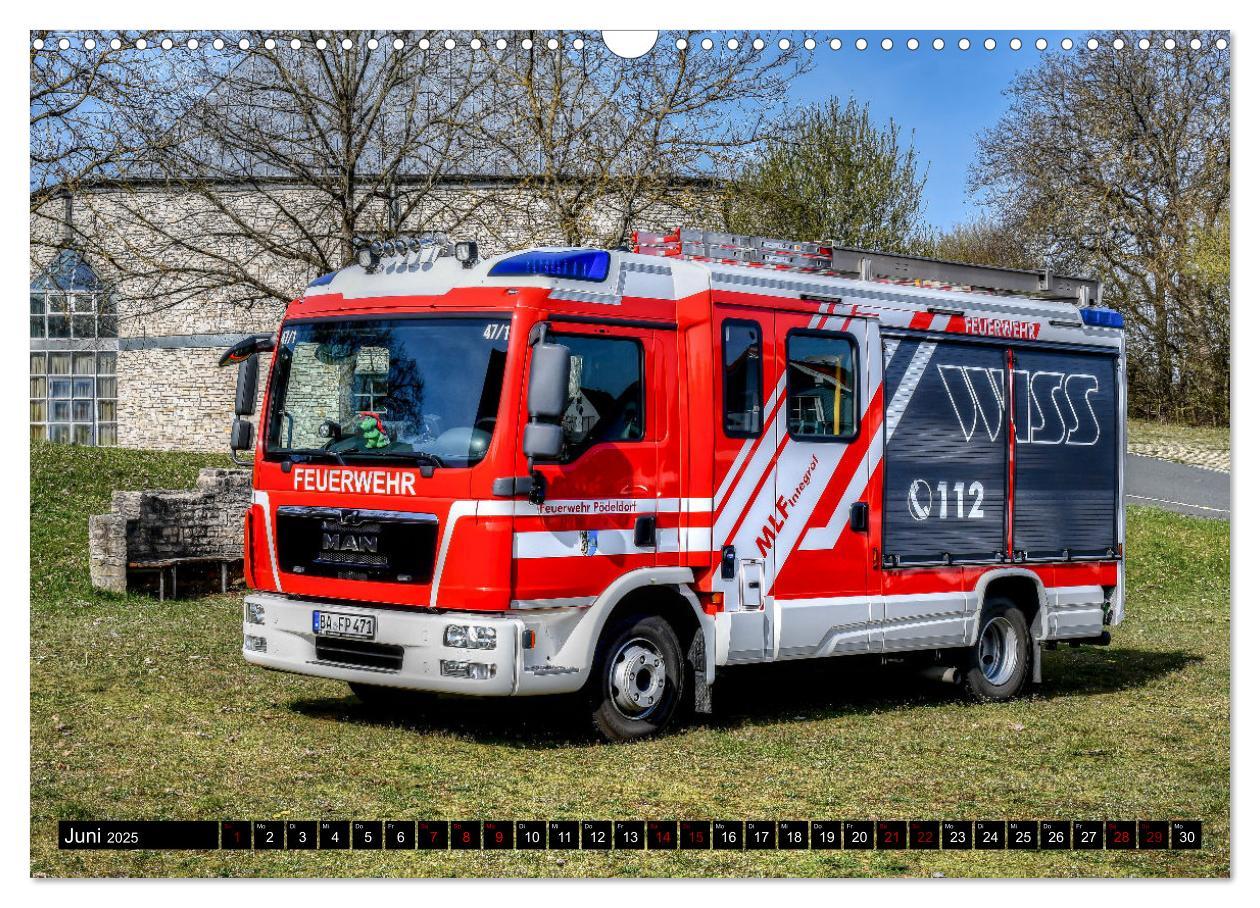 Bild: 9783435037070 | Feuerwehrfahrzeuge (Wandkalender 2025 DIN A3 quer), CALVENDO...