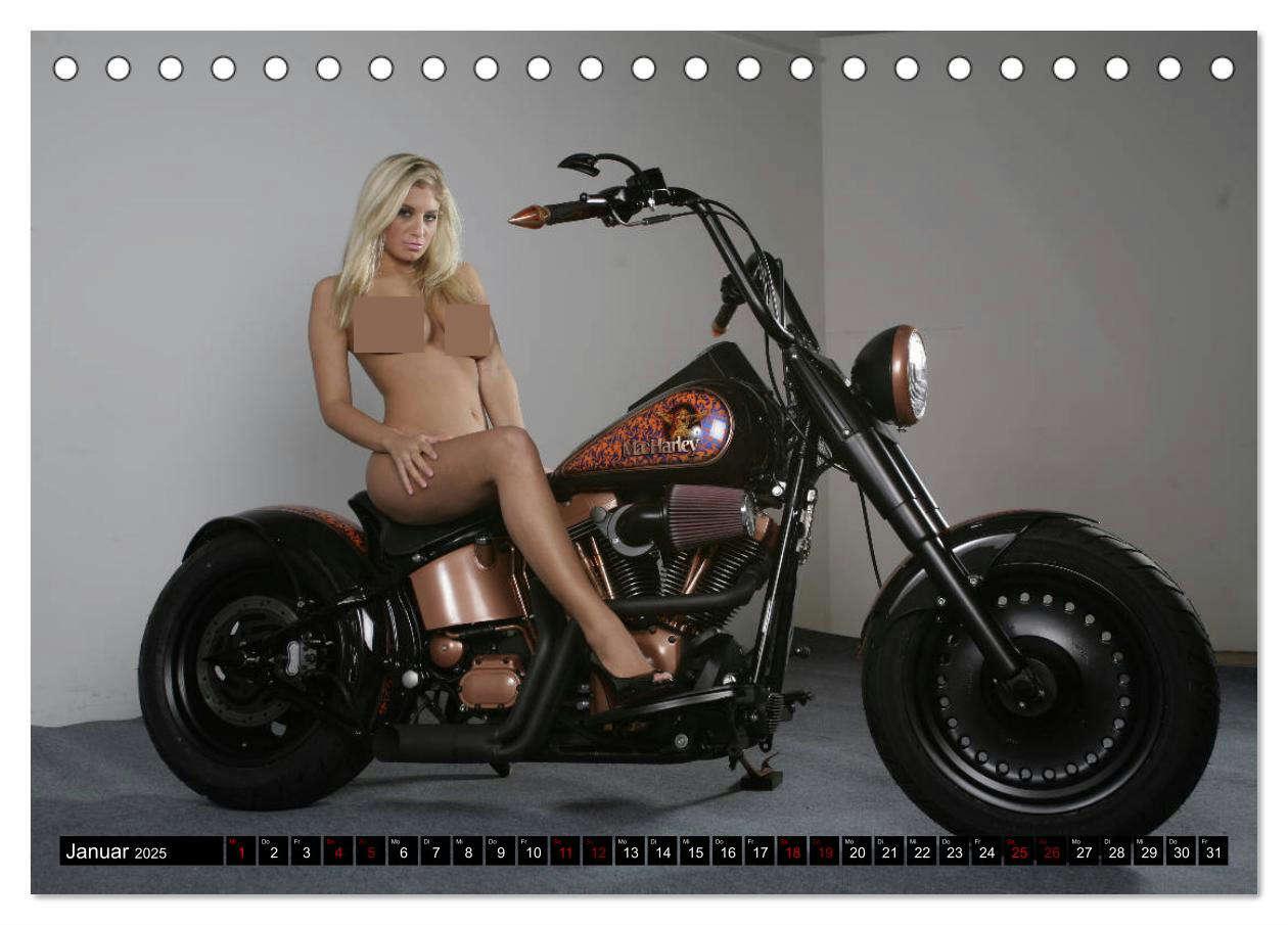 Bild: 9783435384129 | Best Biker Girls (Tischkalender 2025 DIN A5 quer), CALVENDO...