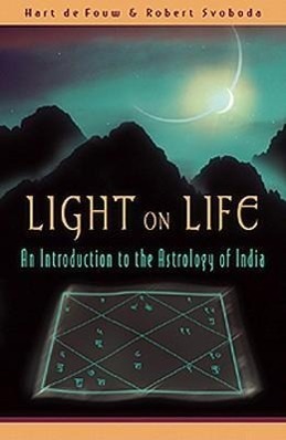 Cover: 9780940985698 | Light on Life: An Introduction to the Astrology of India | Taschenbuch