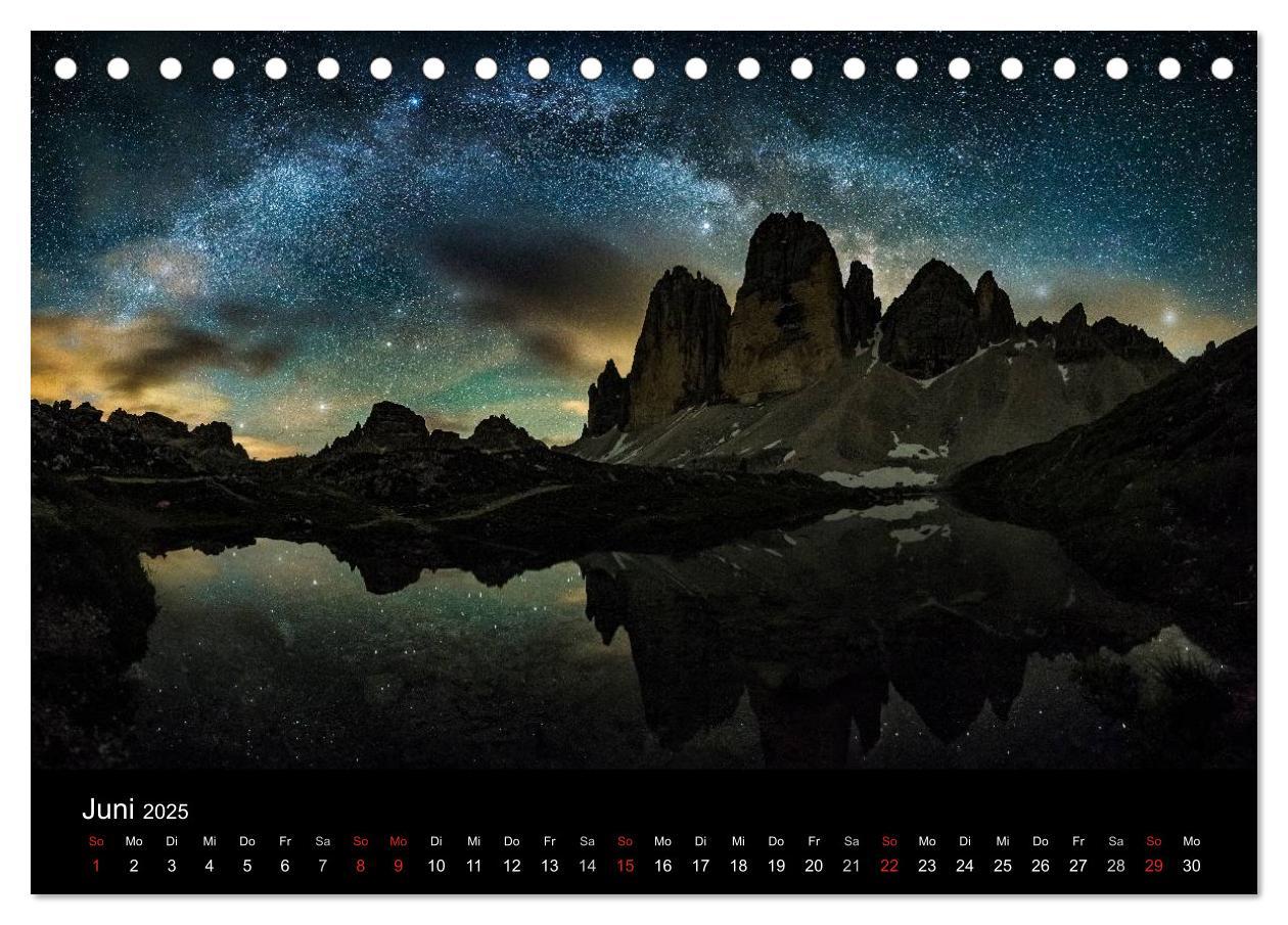 Bild: 9783435558186 | Sternensucher - Landschaft unter Sternen (Tischkalender 2025 DIN A5...