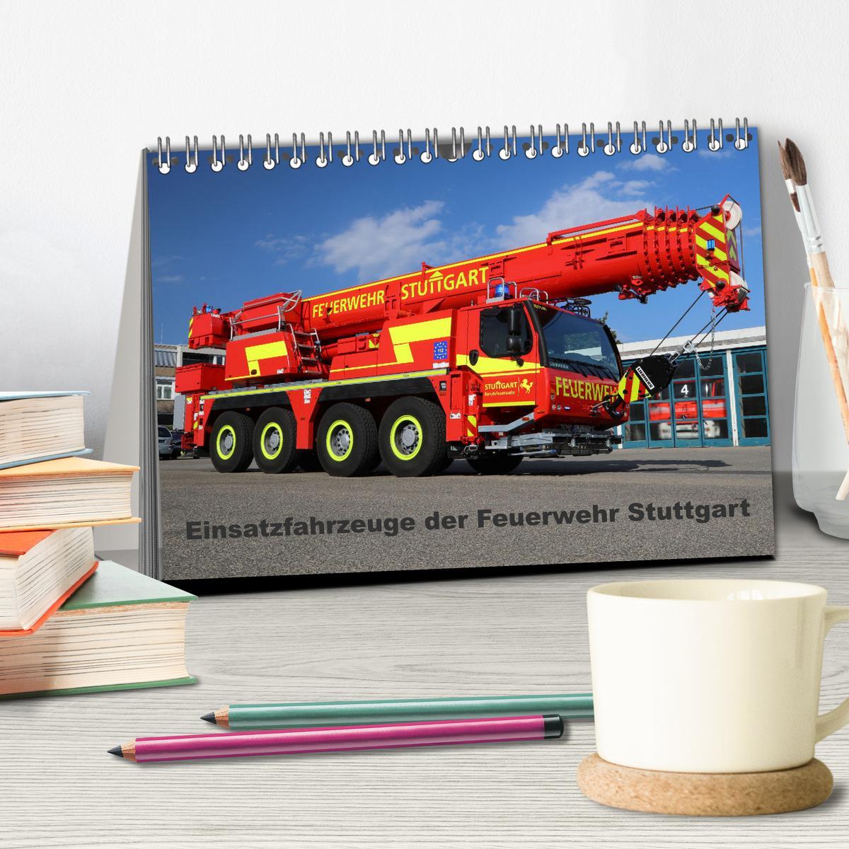 Bild: 9783383959110 | Einsatzfahrzeuge der Feuerwehr Stuttgart (Tischkalender 2025 DIN A5...