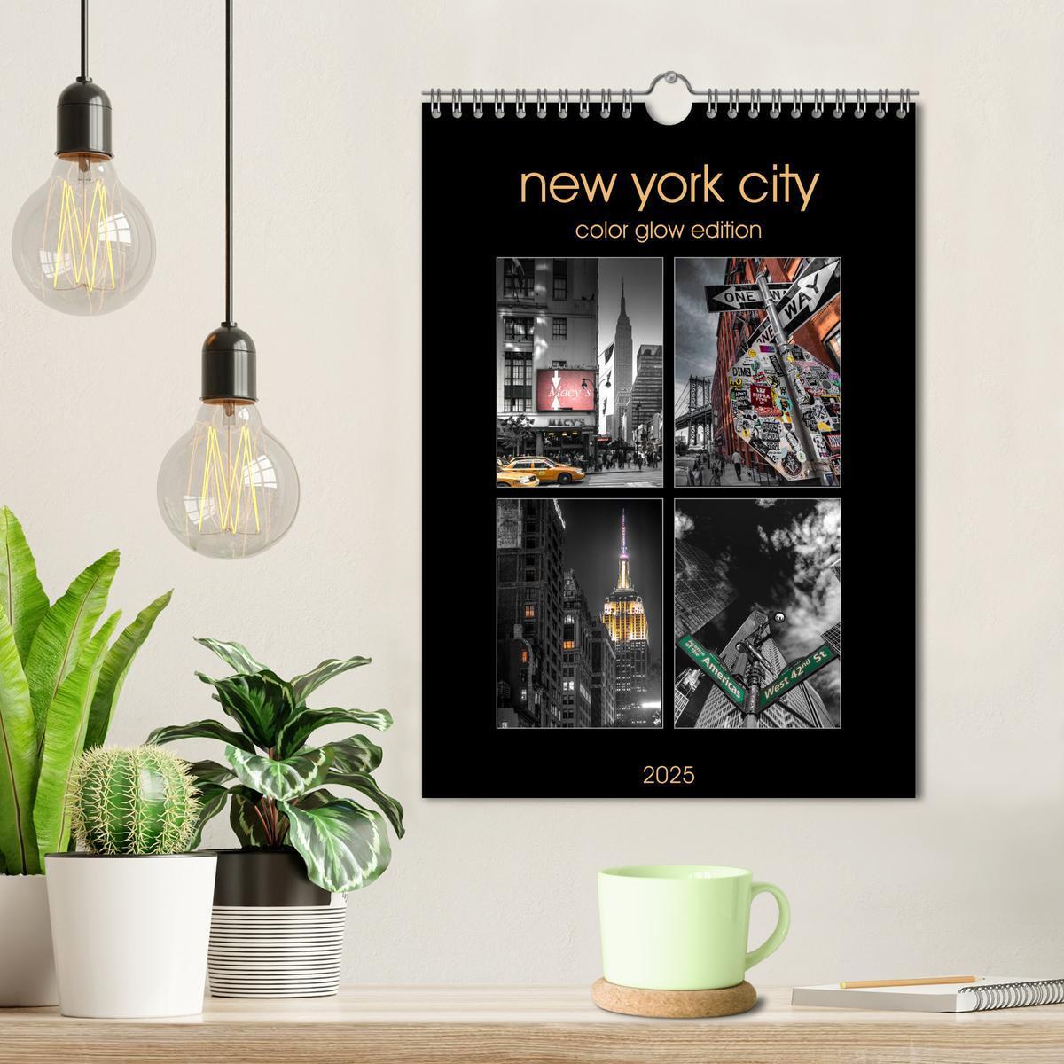 Bild: 9783435971442 | New York City - Color Glow Edition (Wandkalender 2025 DIN A4 hoch),...