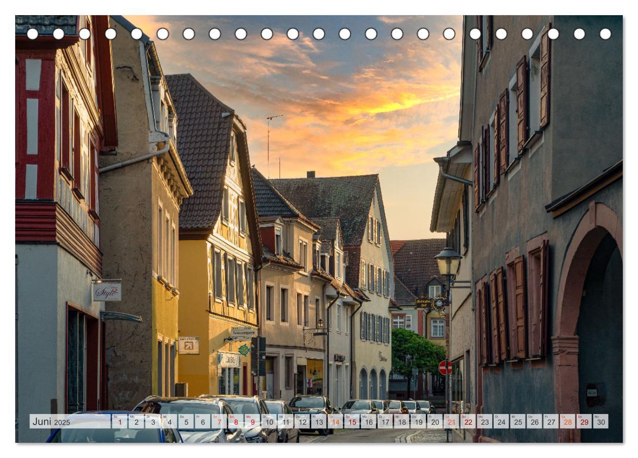 Bild: 9783383988257 | Offenburg Impressionen (Tischkalender 2025 DIN A5 quer), CALVENDO...