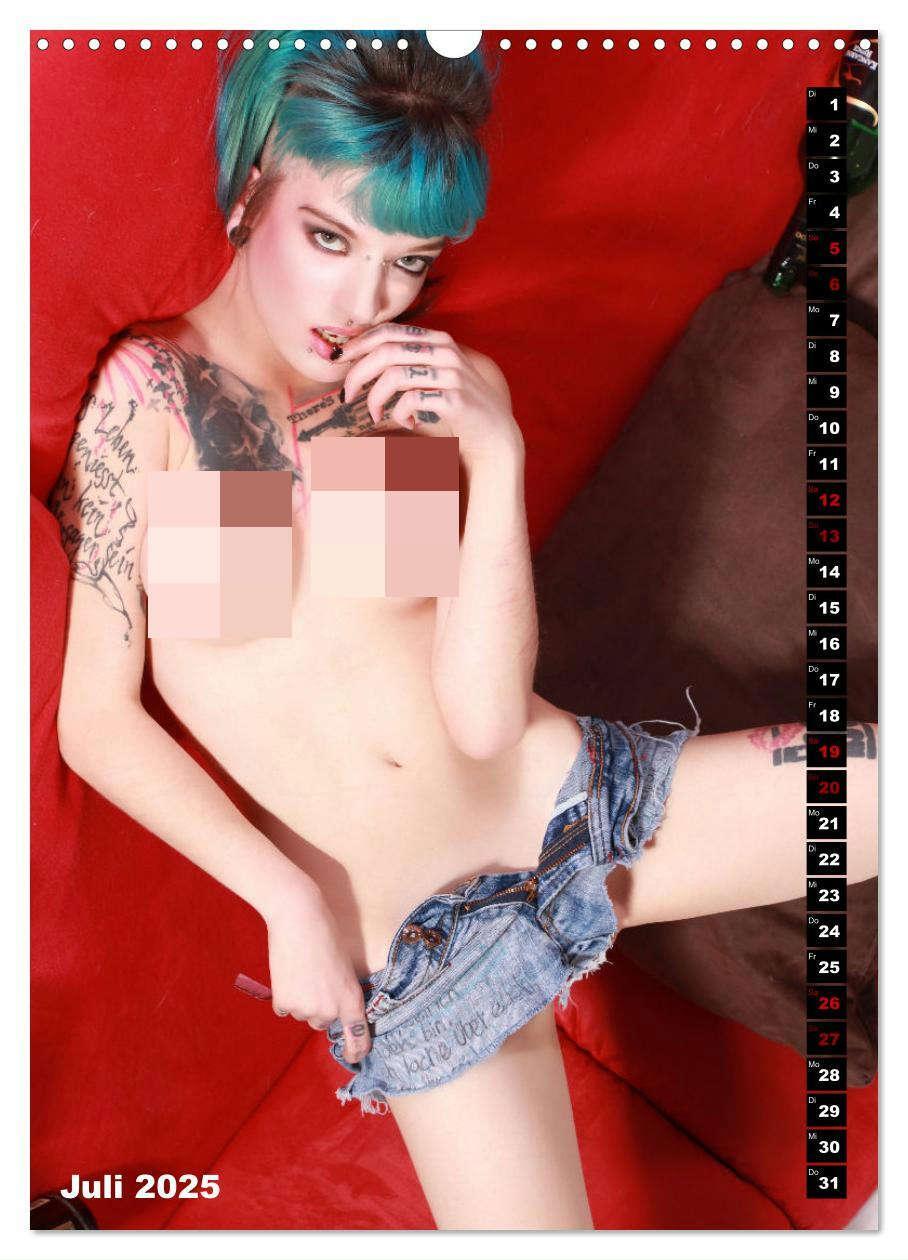 Bild: 9783457182345 | TATTOO TARTS - Inked Killer Babes (Wandkalender 2025 DIN A3 hoch),...