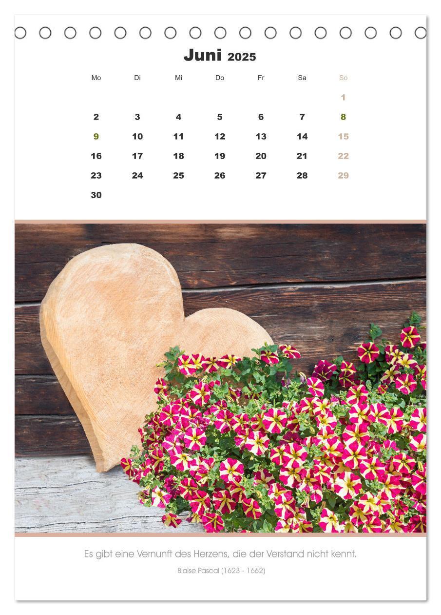 Bild: 9783435941896 | Attraktive Herzmotive 2025 (Tischkalender 2025 DIN A5 hoch),...