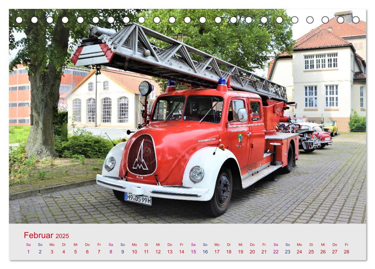 Bild: 9783435212231 | Oldtimer-FEUERWEHR (Tischkalender 2025 DIN A5 quer), CALVENDO...