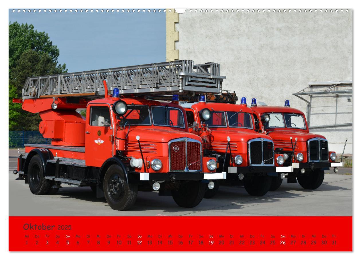 Bild: 9783457186701 | DDR Feuerwehr Klassiker (Wandkalender 2025 DIN A2 quer), CALVENDO...