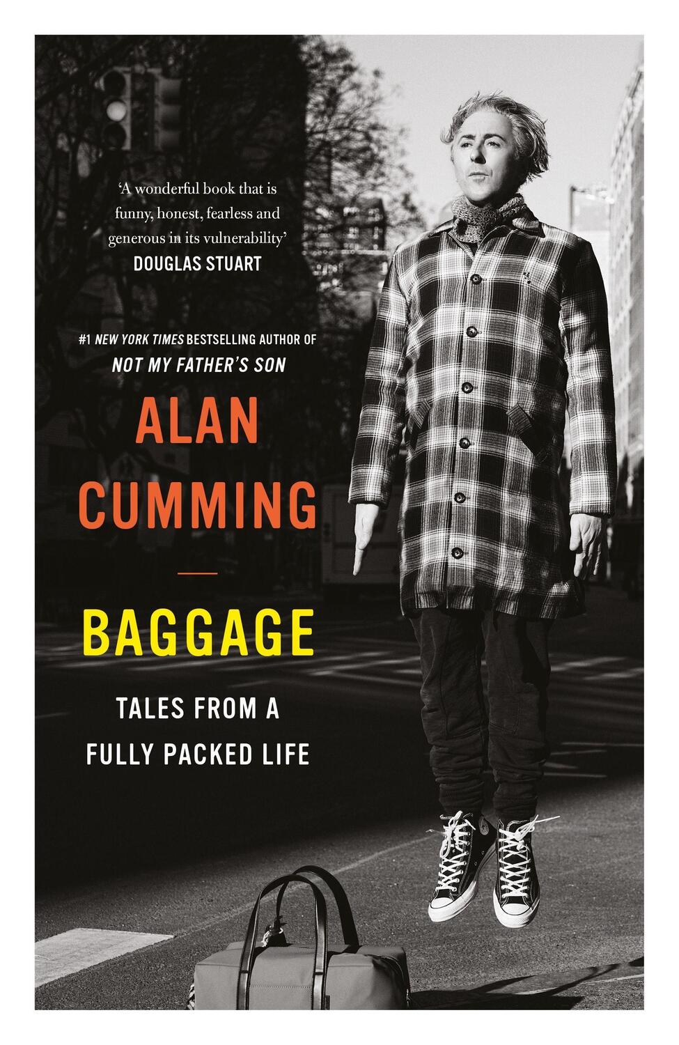 Cover: 9781838856670 | Baggage | Tales from a Fully Packed Life | Alan Cumming | Taschenbuch