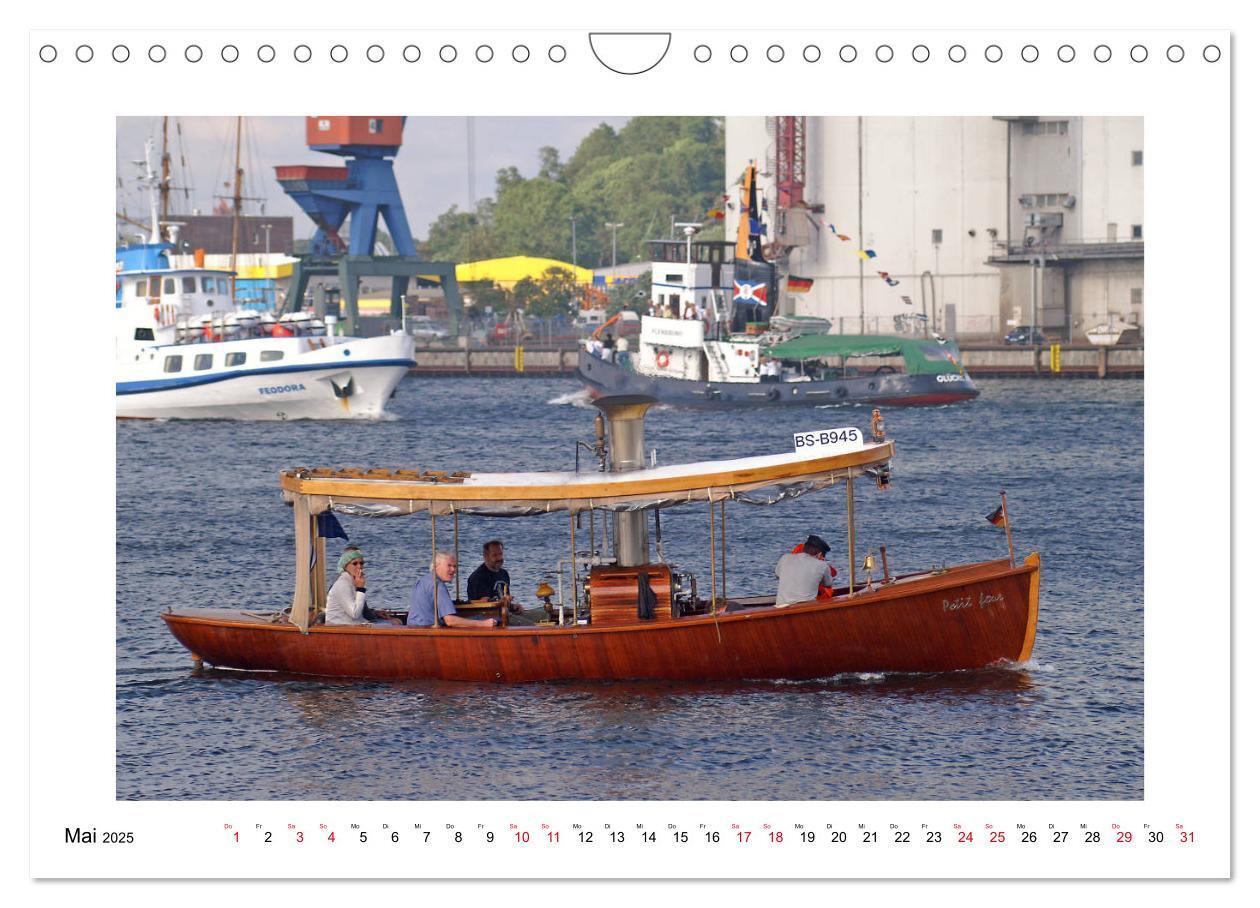 Bild: 9783435434343 | Rauchfahnen über der Ostsee - Schiffe unter Dampf (Wandkalender...