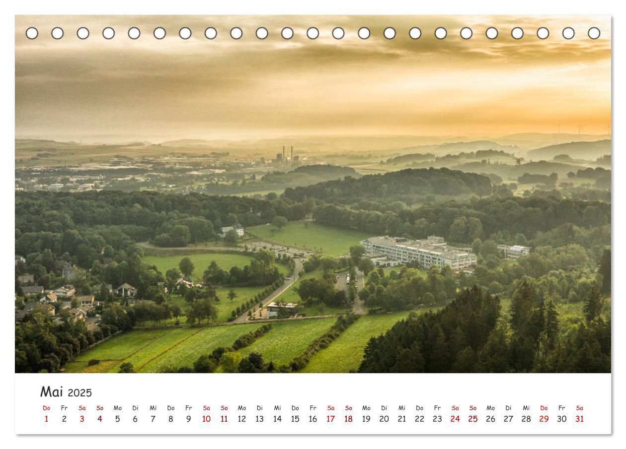 Bild: 9783435430888 | Das Sauerland bei Brilon aus der Vogelperspektive (Tischkalender...