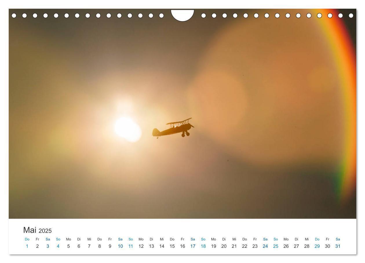 Bild: 9783435830251 | AVIATION CLASSICS seen by custompix.de (Wandkalender 2025 DIN A4...