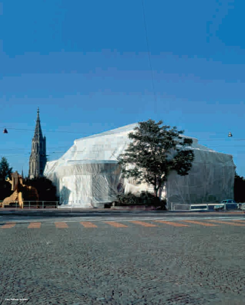 Bild: 9783899294606 | Christo und Jeanne-Claude | Verhüllt, verschnürt, gestapelt | Buch