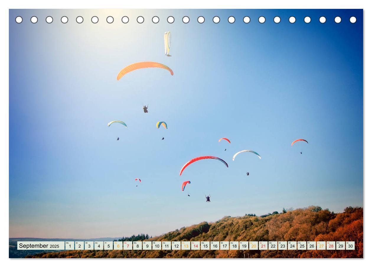 Bild: 9783435240760 | Paragliding - Mut zum Abenteuer (Tischkalender 2025 DIN A5 quer),...