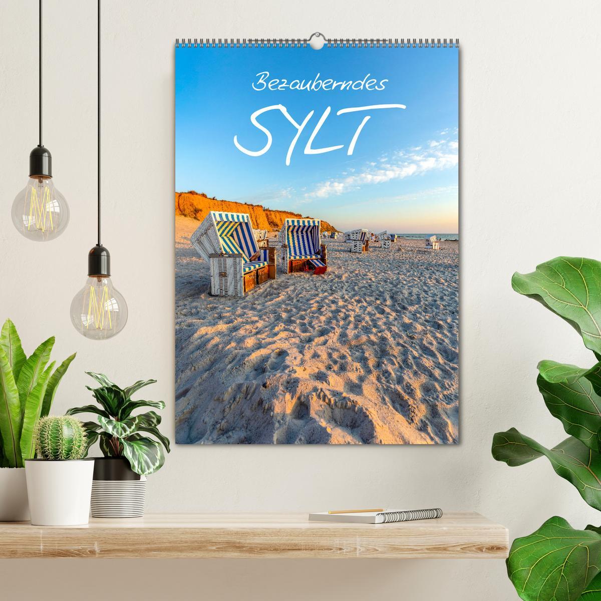 Bild: 9783435894925 | Bezauberndes Sylt (Wandkalender 2025 DIN A2 hoch), CALVENDO...