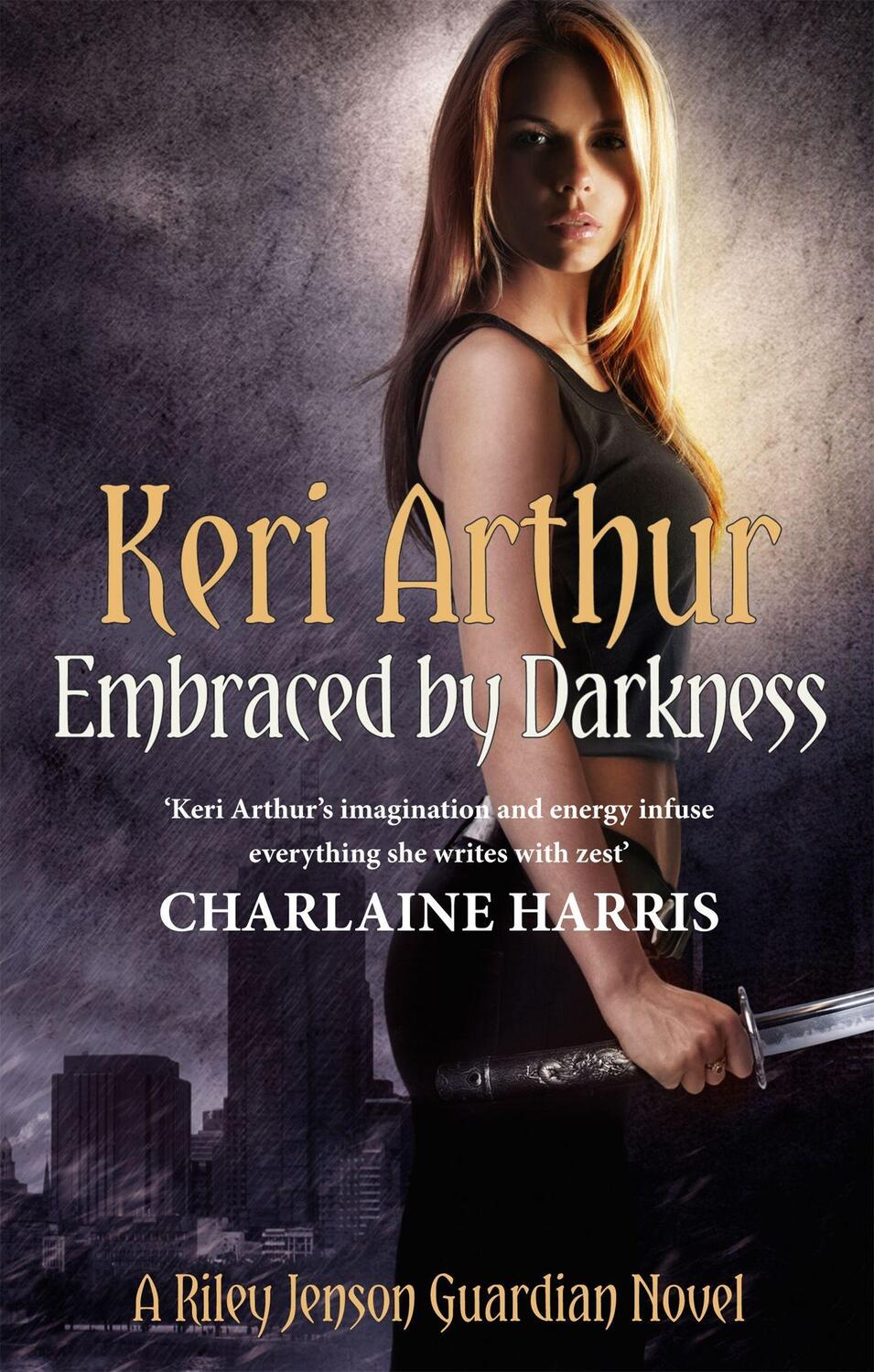 Cover: 9780749955083 | Embraced By Darkness | Number 5 in series | Keri Arthur | Taschenbuch
