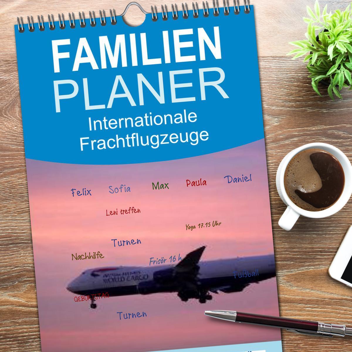 Bild: 9783457122990 | Familienplaner 2025 - Internationale Frachtflugzeuge mit 5 Spalten...