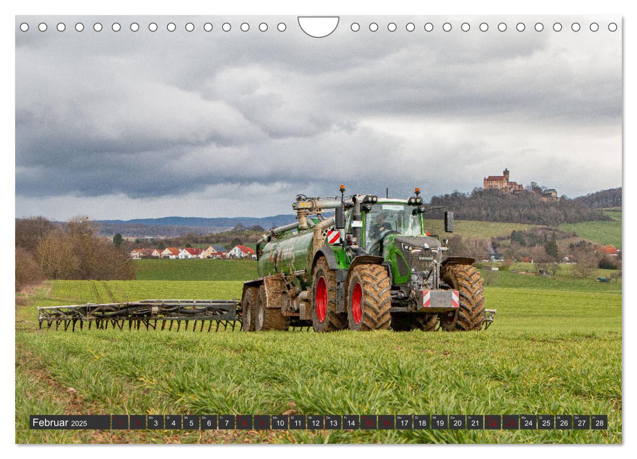 Bild: 9783383996535 | Landtechnik im Einsatz (Wandkalender 2025 DIN A4 quer), CALVENDO...