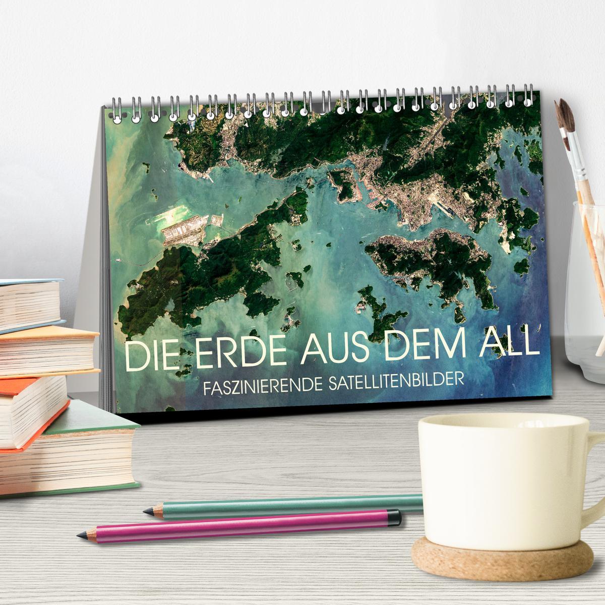 Bild: 9783383933226 | Die Erde aus dem All (Tischkalender 2025 DIN A5 quer), CALVENDO...