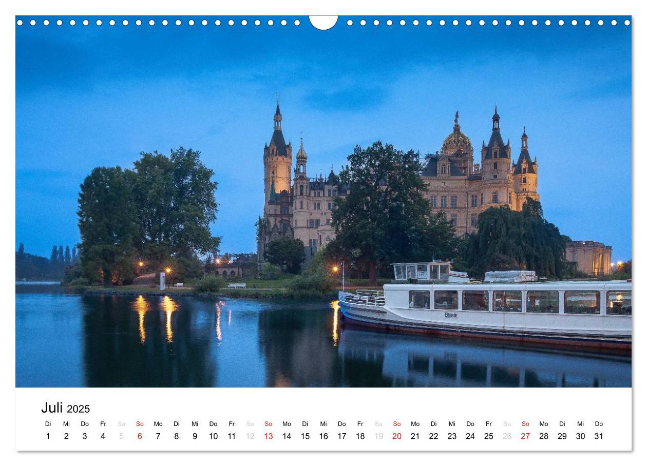 Bild: 9783435655472 | Schweriner Märchenschloss (Wandkalender 2025 DIN A3 quer), CALVENDO...