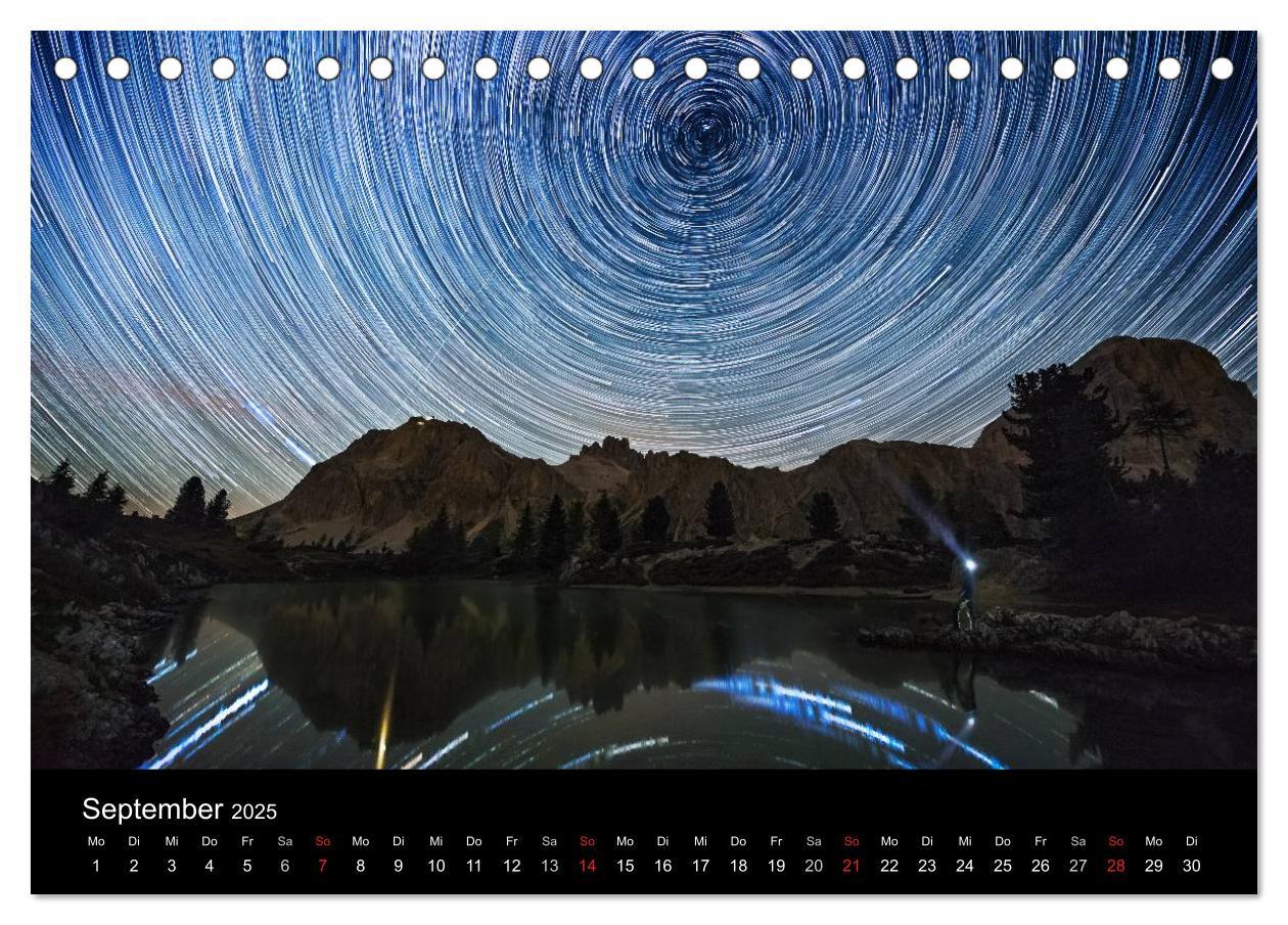 Bild: 9783435558186 | Sternensucher - Landschaft unter Sternen (Tischkalender 2025 DIN A5...