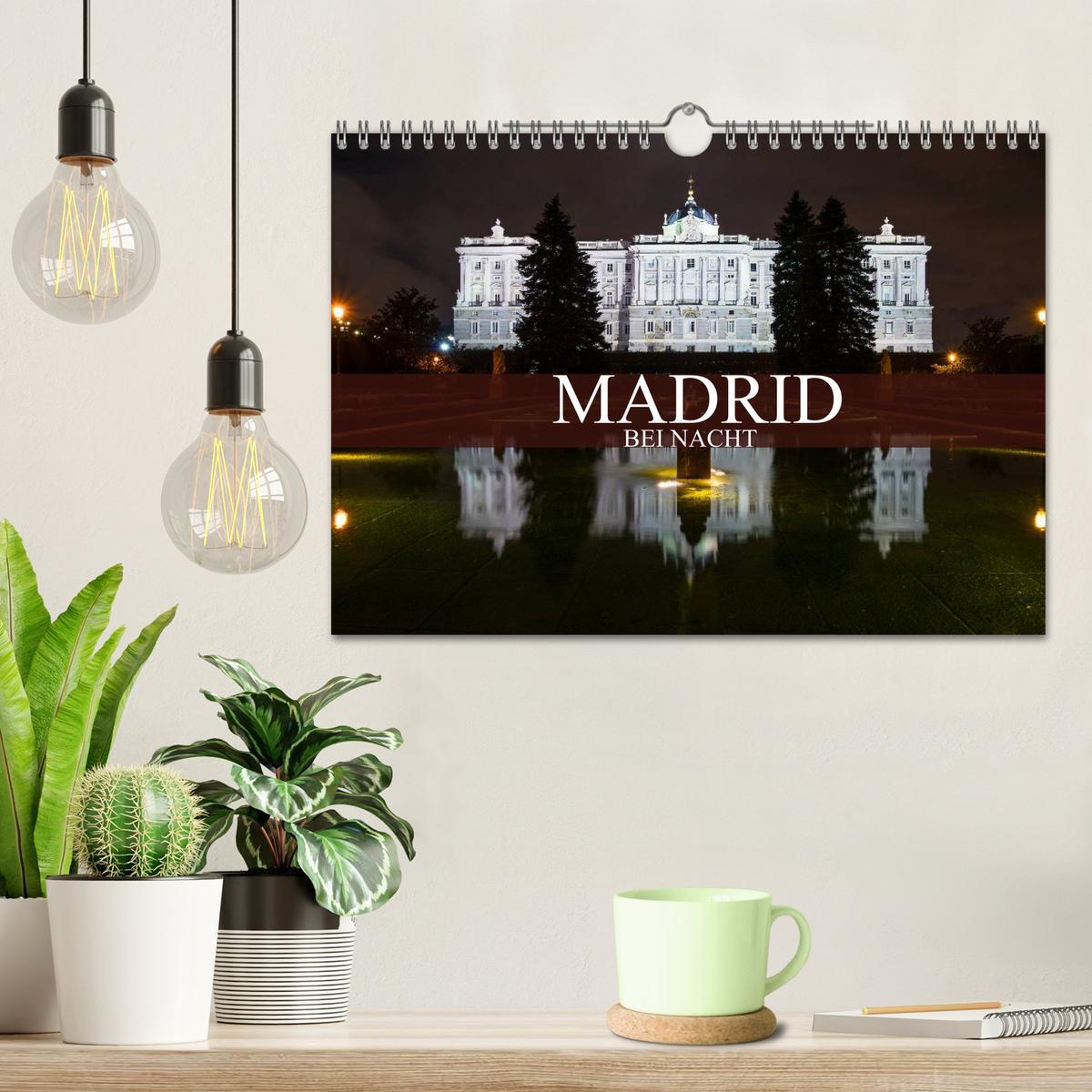 Bild: 9783435517800 | Madrid bei Nacht (Wandkalender 2025 DIN A4 quer), CALVENDO...