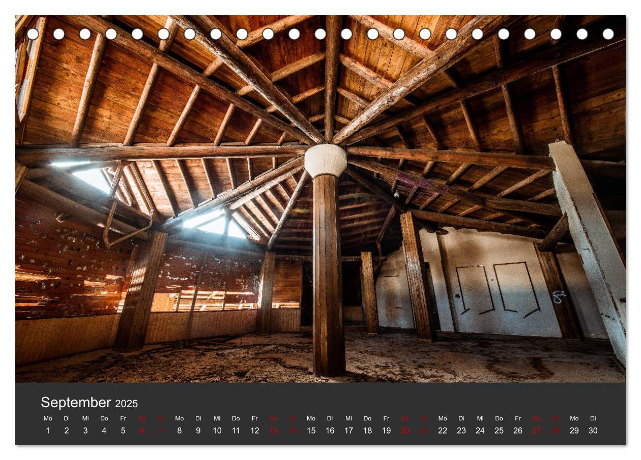 Bild: 9783435216383 | Verlassene Orte - Ein Lost Places Kalender (Tischkalender 2025 DIN...