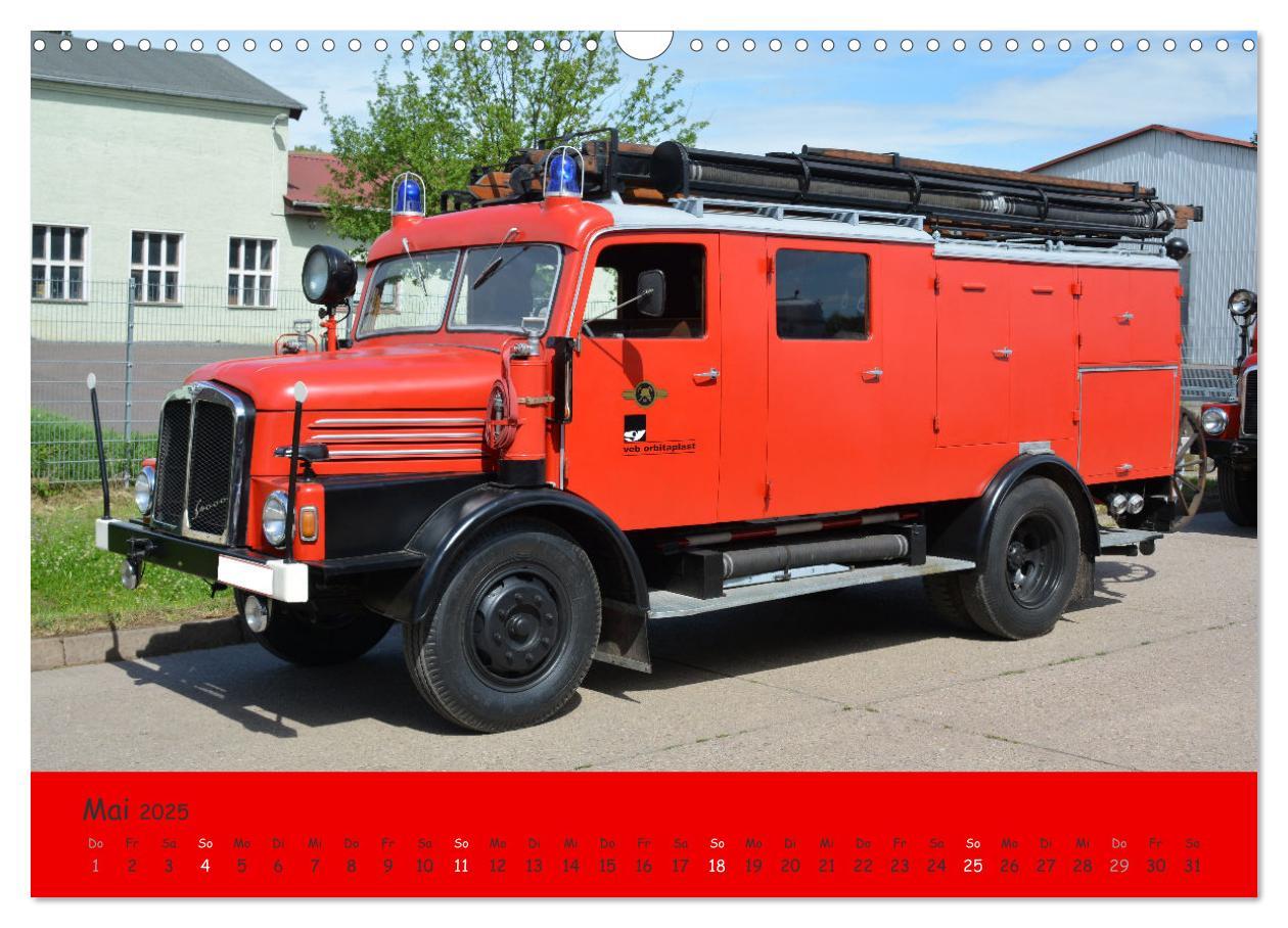 Bild: 9783457186664 | DDR Feuerwehr Klassiker (Wandkalender 2025 DIN A3 quer), CALVENDO...