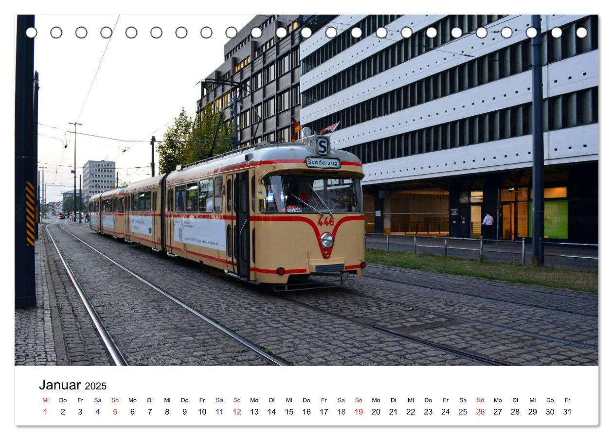 Bild: 9783435462728 | Straßenbahnen in Europa (Tischkalender 2025 DIN A5 quer), CALVENDO...