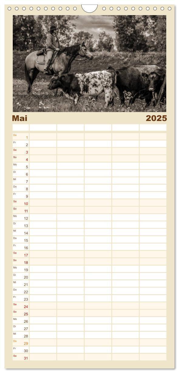 Bild: 9783457115749 | Familienplaner 2025 - Westernreiten mit 5 Spalten (Wandkalender, 21...