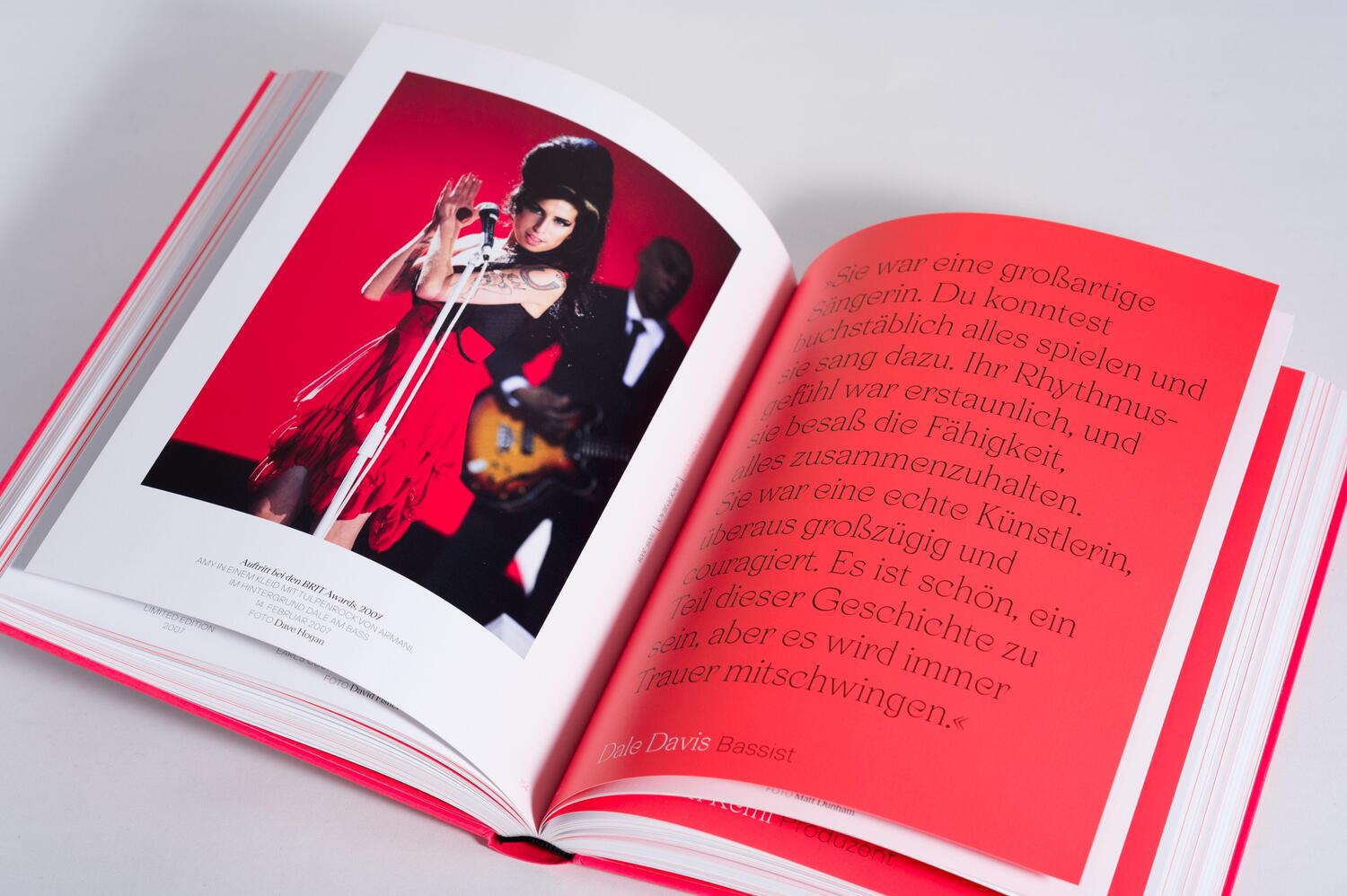Bild: 9783791388137 | Amy Winehouse: Beyond Black | [dt. Ausgabe] | Naomi Parry | Buch