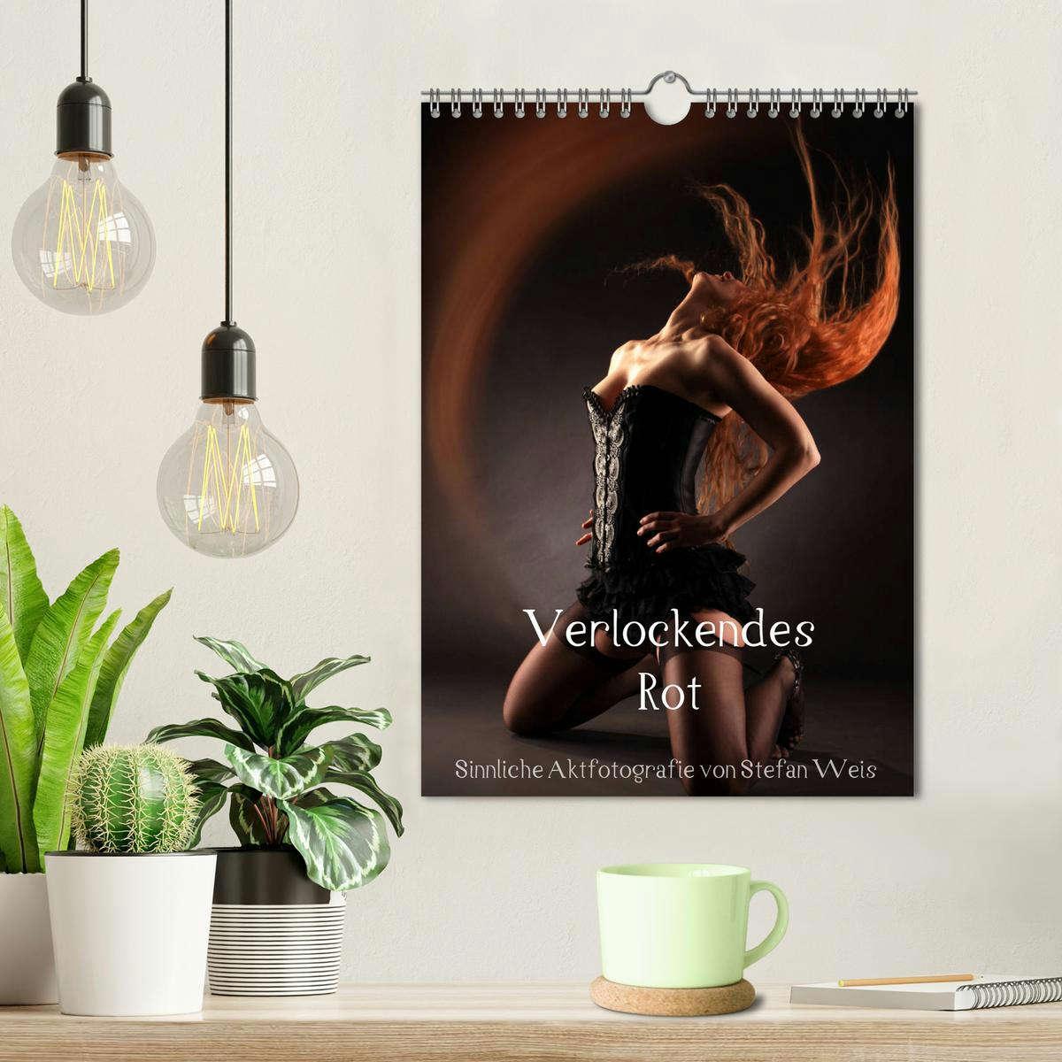 Bild: 9783435078745 | Verlockendes Rot (Wandkalender 2025 DIN A4 hoch), CALVENDO...