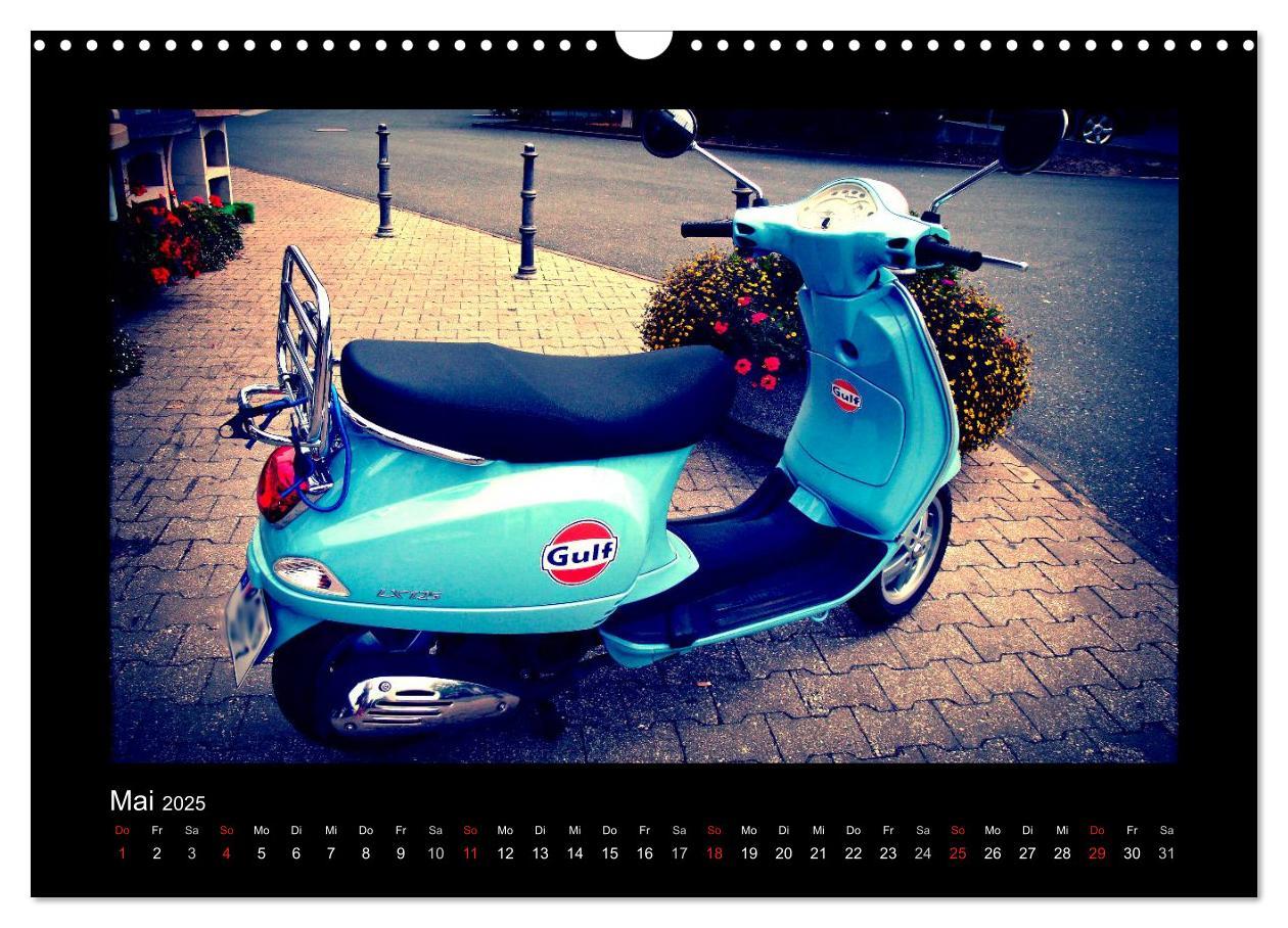 Bild: 9783435838127 | Motorroller (Wandkalender 2025 DIN A3 quer), CALVENDO Monatskalender