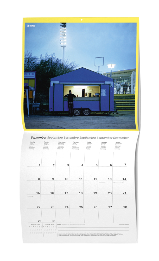 Bild: 4002725995216 | Ein Flutlichtkalender von 11FREUNDE 2025 - Wand-Kalender -...