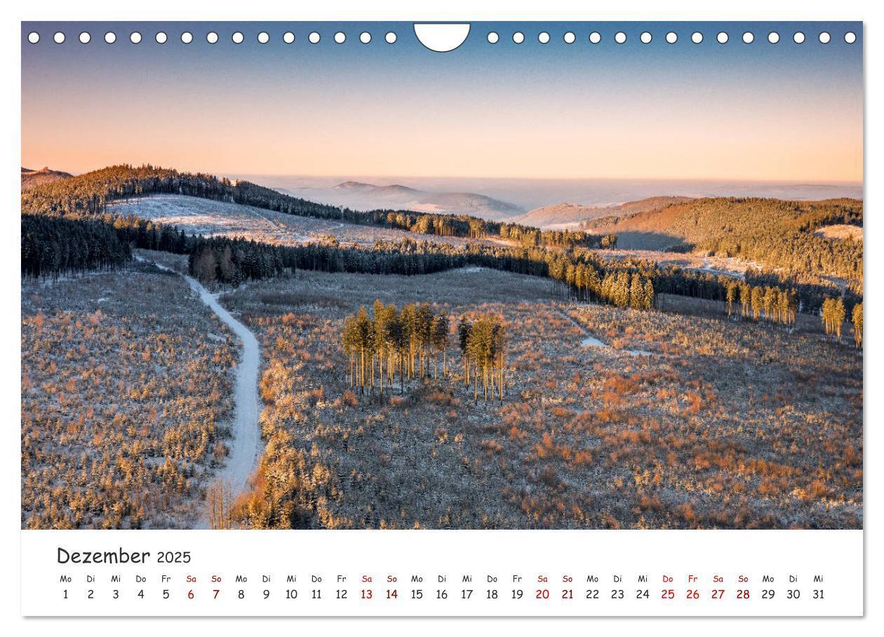 Bild: 9783435431946 | Das Sauerland bei Brilon aus der Vogelperspektive (Wandkalender...