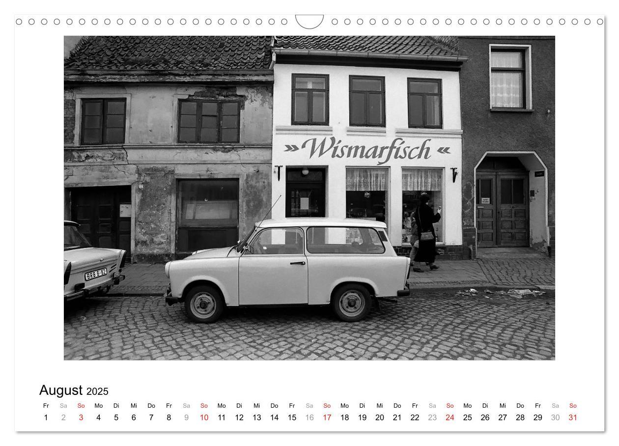 Bild: 9783435833023 | Aus - Zeit der Trabanten (Wandkalender 2025 DIN A3 quer), CALVENDO...