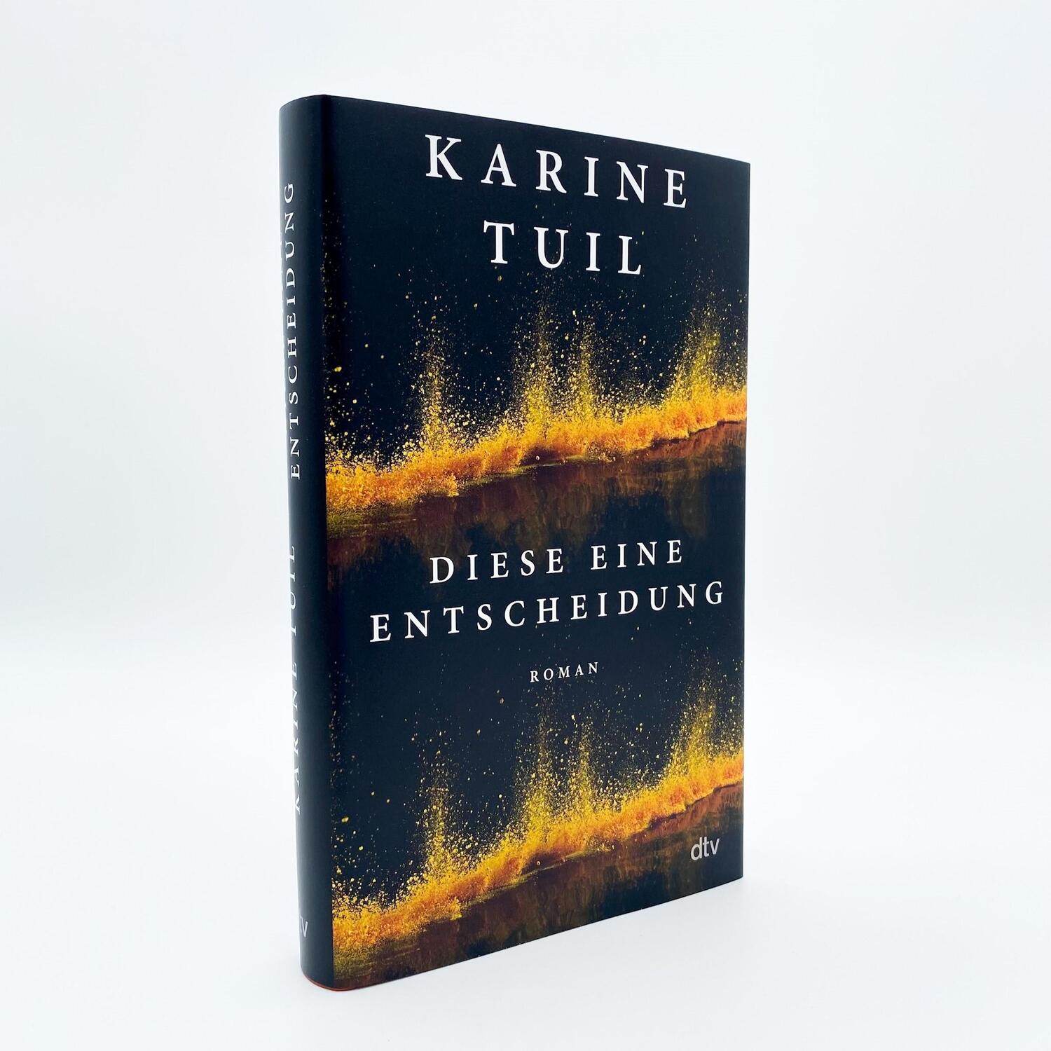 Bild: 9783423290364 | Diese eine Entscheidung | Karine Tuil | Buch | 352 S. | Deutsch | 2022